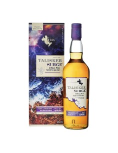 Whisky Talisker Surge 70cl en bouteille lumineuse à côté d’un emballage carton aux motifs marins et éclairs, label Talisker Surg