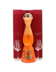 Tequila Clase Azul Día de Muertos aromas 2023: bouteille orange en forme sculpturale avec décor de calavera, flacons et coffret