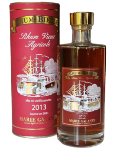 Rhum vieux Bielle 10 ans, millésime 2013 en Guadeloupe, bouteille et boîte rouge avec vignette maritime.
