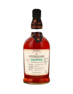 Rhum Foursquare Equipoise 70cl en bouteille ronde, étiquette beige et croix verte, bouchon noir avec ficelle orange.