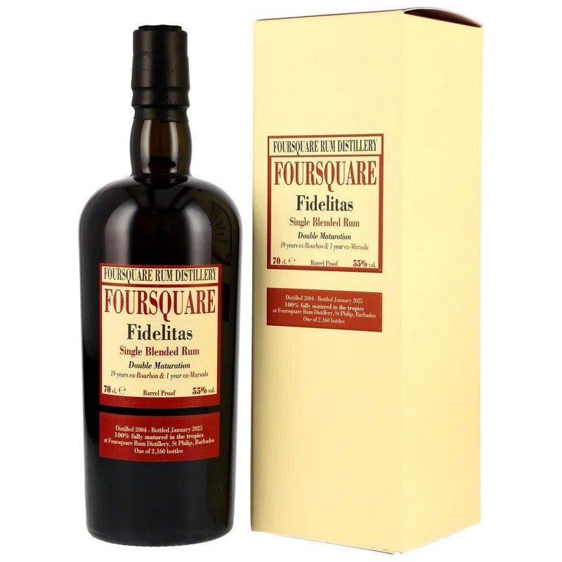 Bouteille de rhum Foursquare Fid алкогol, avec emballage carton beige, étiquette rouge et texte Foursquare Fideltas : Single Blended Rum. 70 cl, 55% vol.