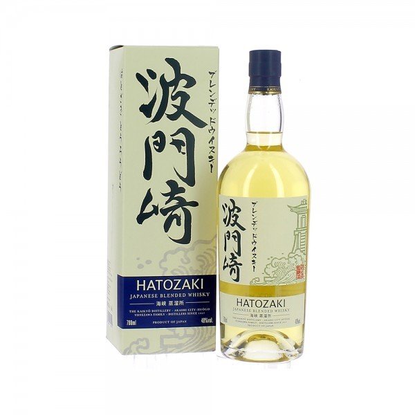 Bouteille de whisky japonais Hatozaki et sa boîte, whisky blend prête à goûter.